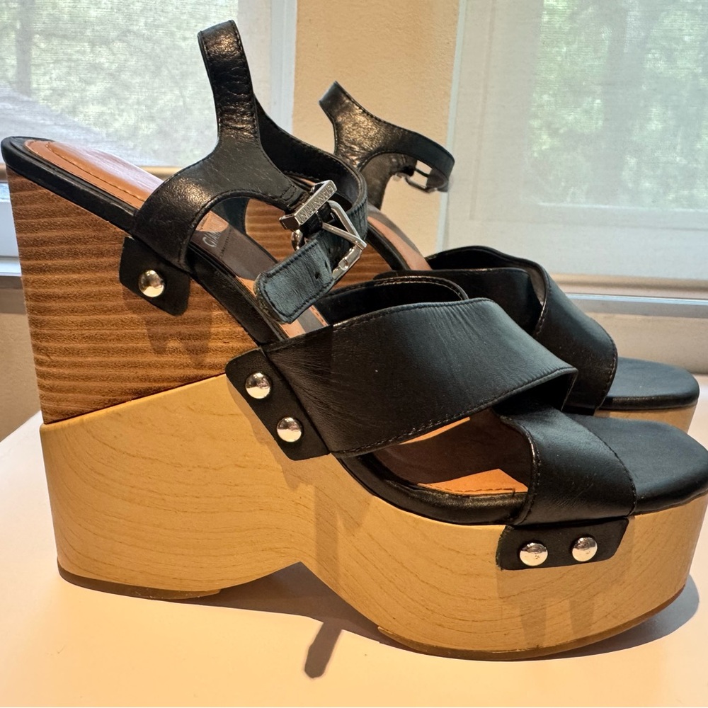 Gianni Bini Black Leather Wedge Sandals - Picture 4 of 6